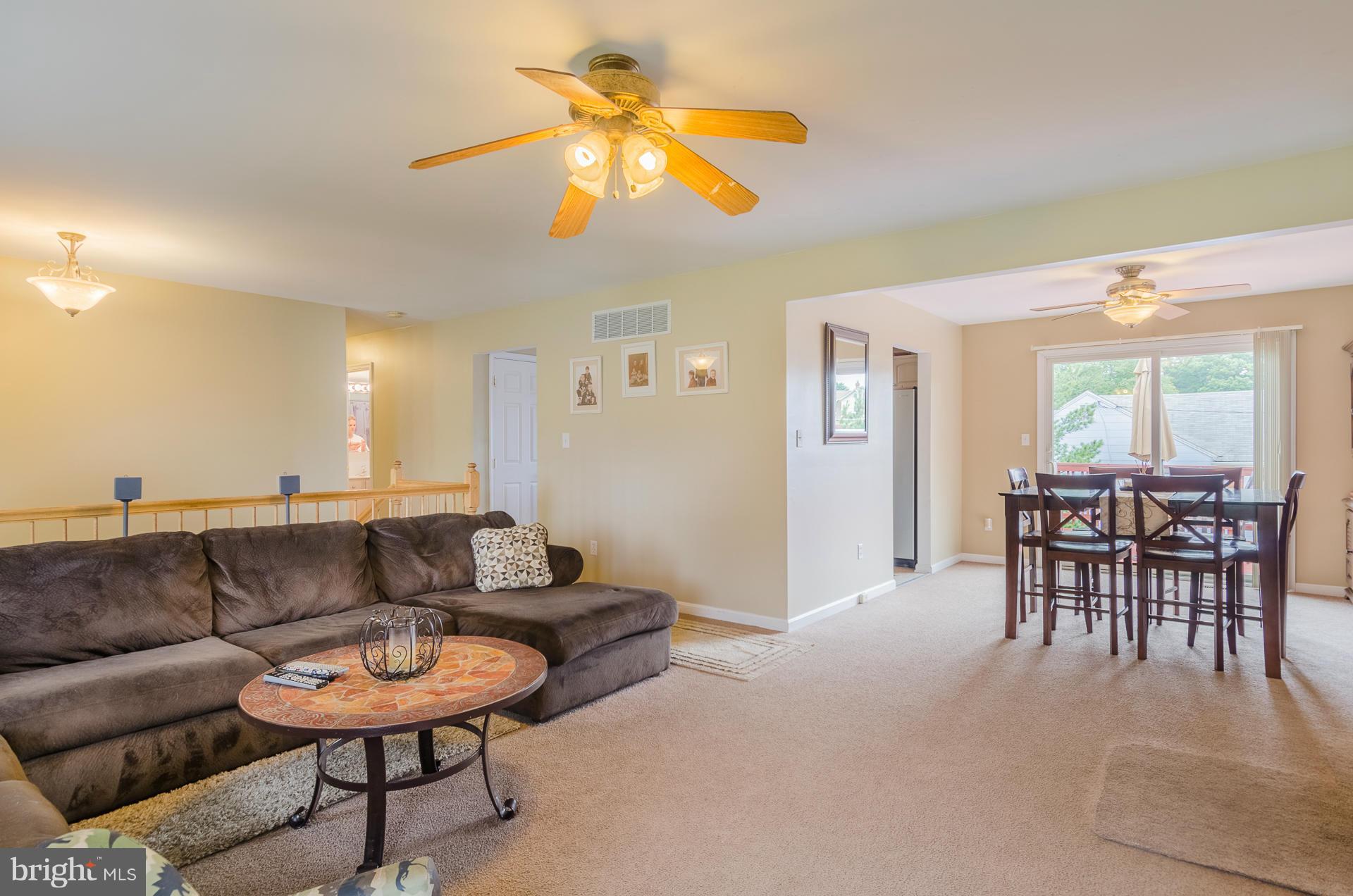 8222 Philadelphia Road Baltimore, MD 21237 - Photo 3 of 30 Living Room