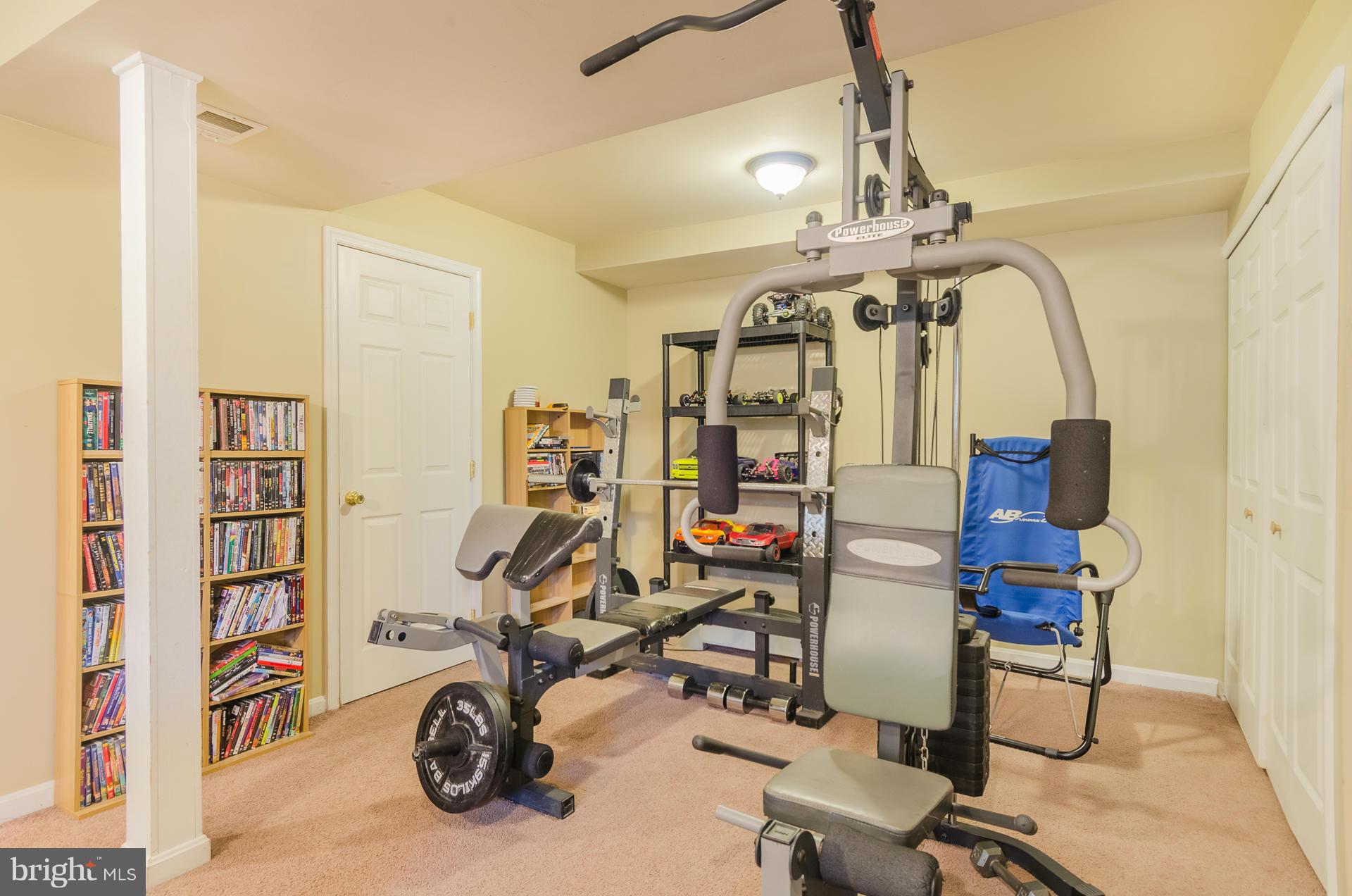 8222 Philadelphia Road Baltimore, MD 21237 - Photo 22 of 30 Family Room