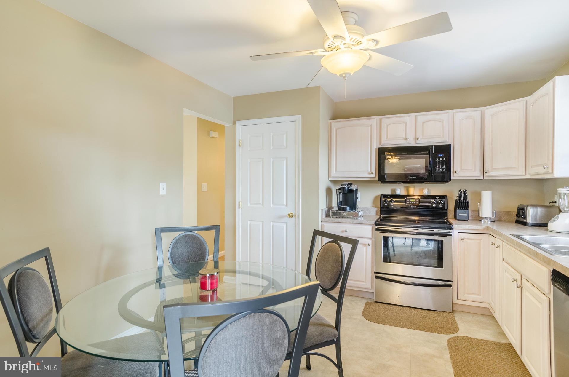 8222 Philadelphia Road Baltimore, MD 21237 - Photo 7 of 30 Kitchen
