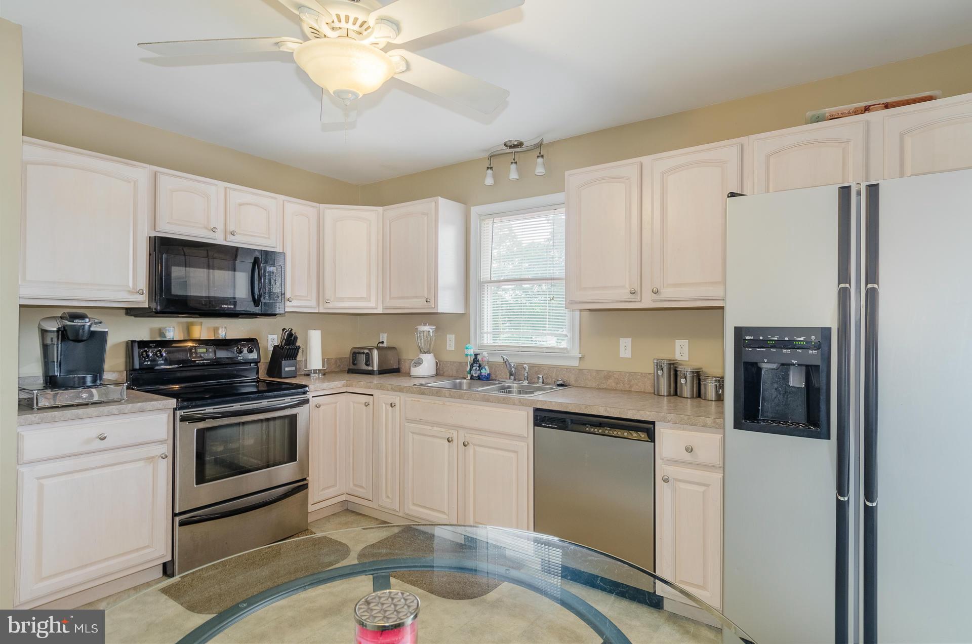 8222 Philadelphia Road Baltimore, MD 21237 - Photo 8 of 30 Kitchen