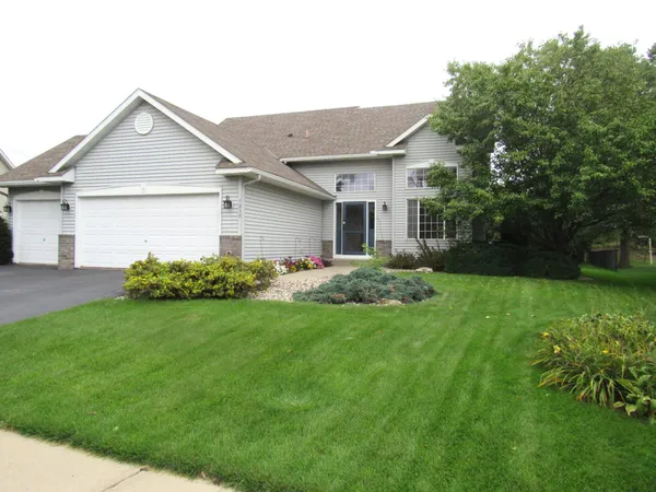 $475,000 | 7059 Sussex Lane, Shakopee, MN 55379