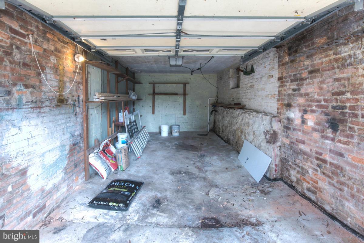 1507 Roundhill Road Baltimore, MD 21218 - Photo 27 of 27 Garage