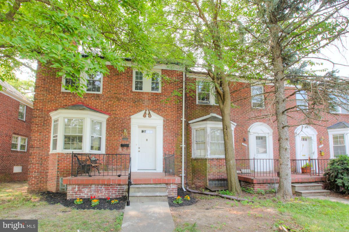 1507 Roundhill Road Baltimore, MD 21218 - Photo 4 of 27 Exterior (Front)