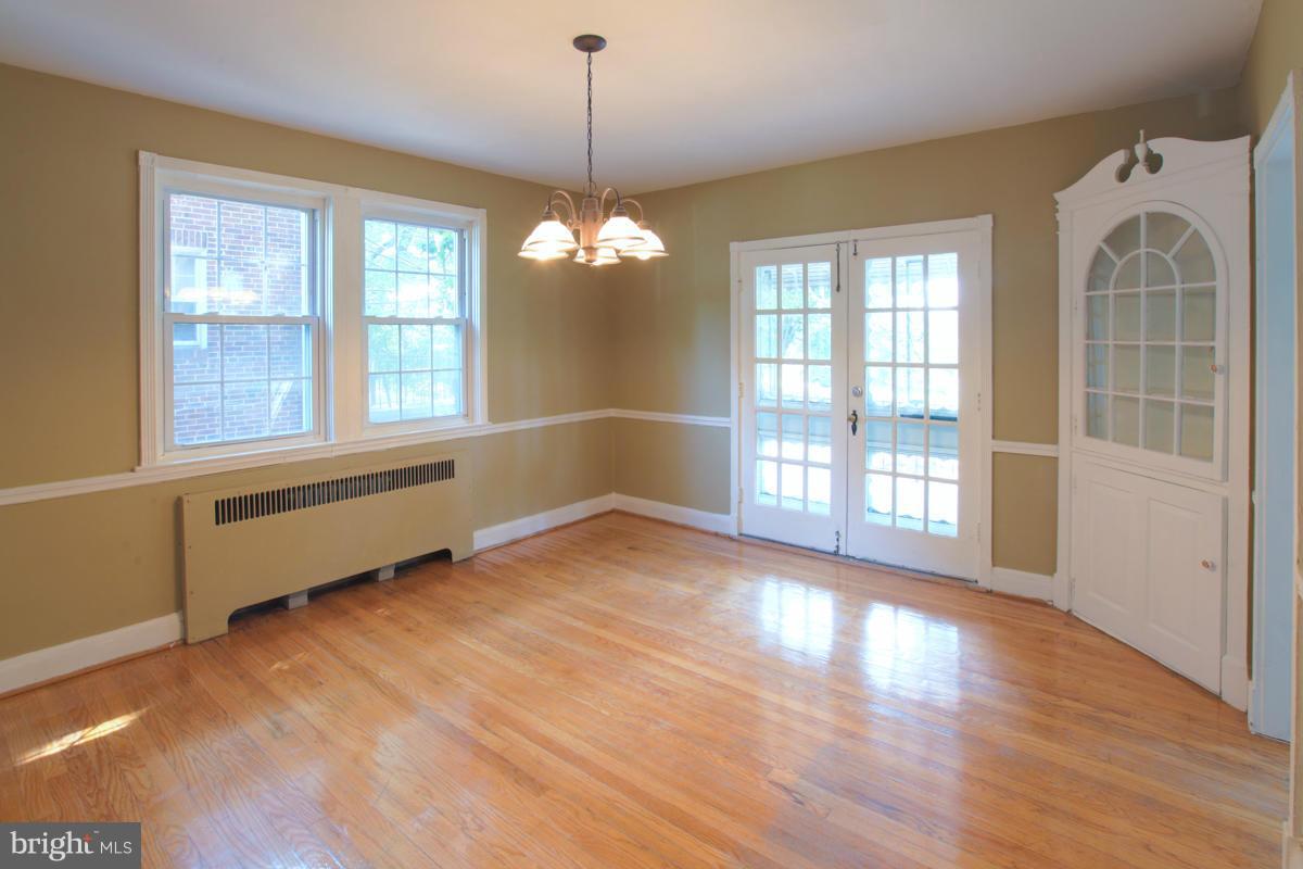 1507 Roundhill Road Baltimore, MD 21218 - Photo 10 of 27 Dining Room