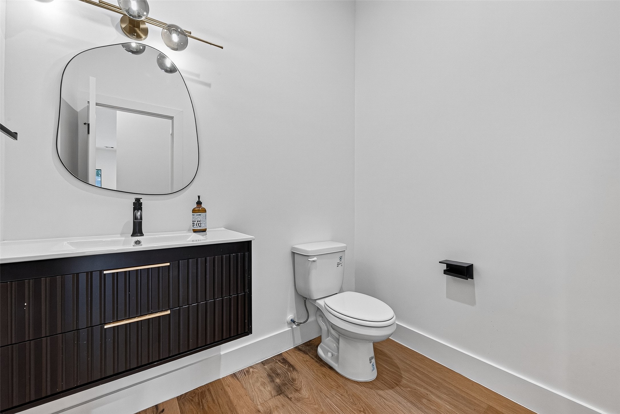 4802 Hummingbird Street Houston, TX 77035 - Photo 16 of 43 Powder Room