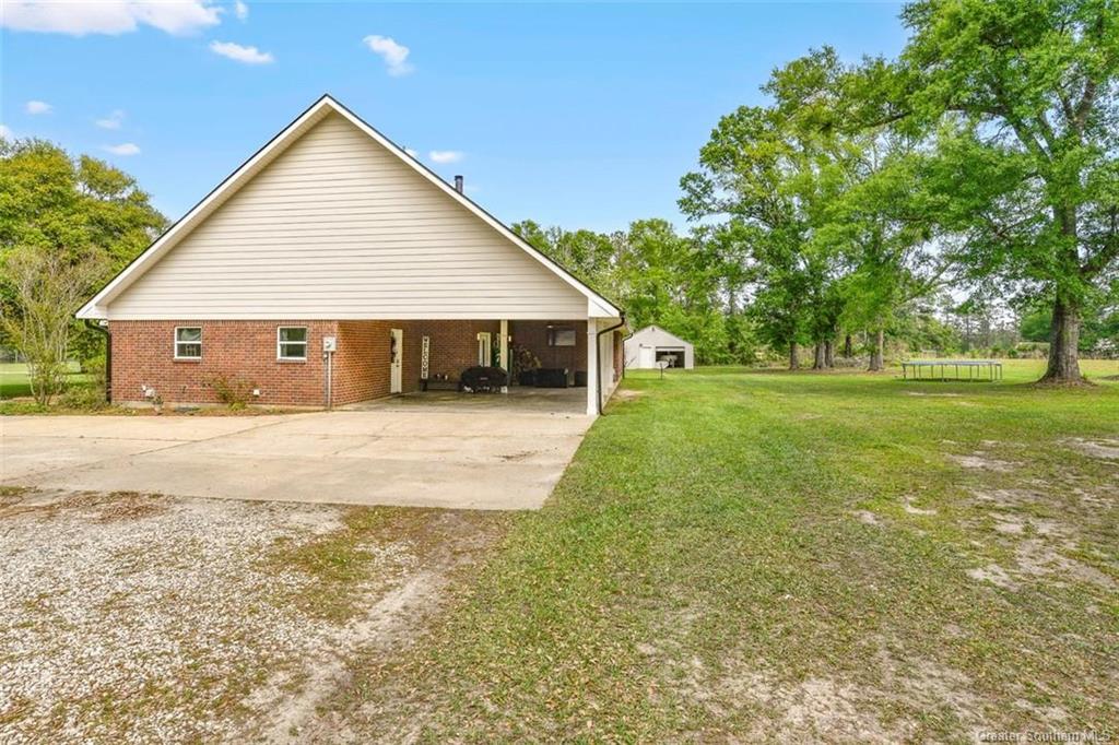 211 Dickerson Road Dequincy, LA 70633 - Photo 5 of 29 Gallery Image 5
