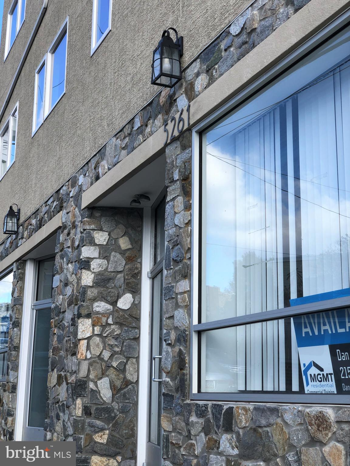 5261 Ridge Avenue, Unit 305 Philadelphia, PA 19128 - Photo 7 of 7 a view of entryway