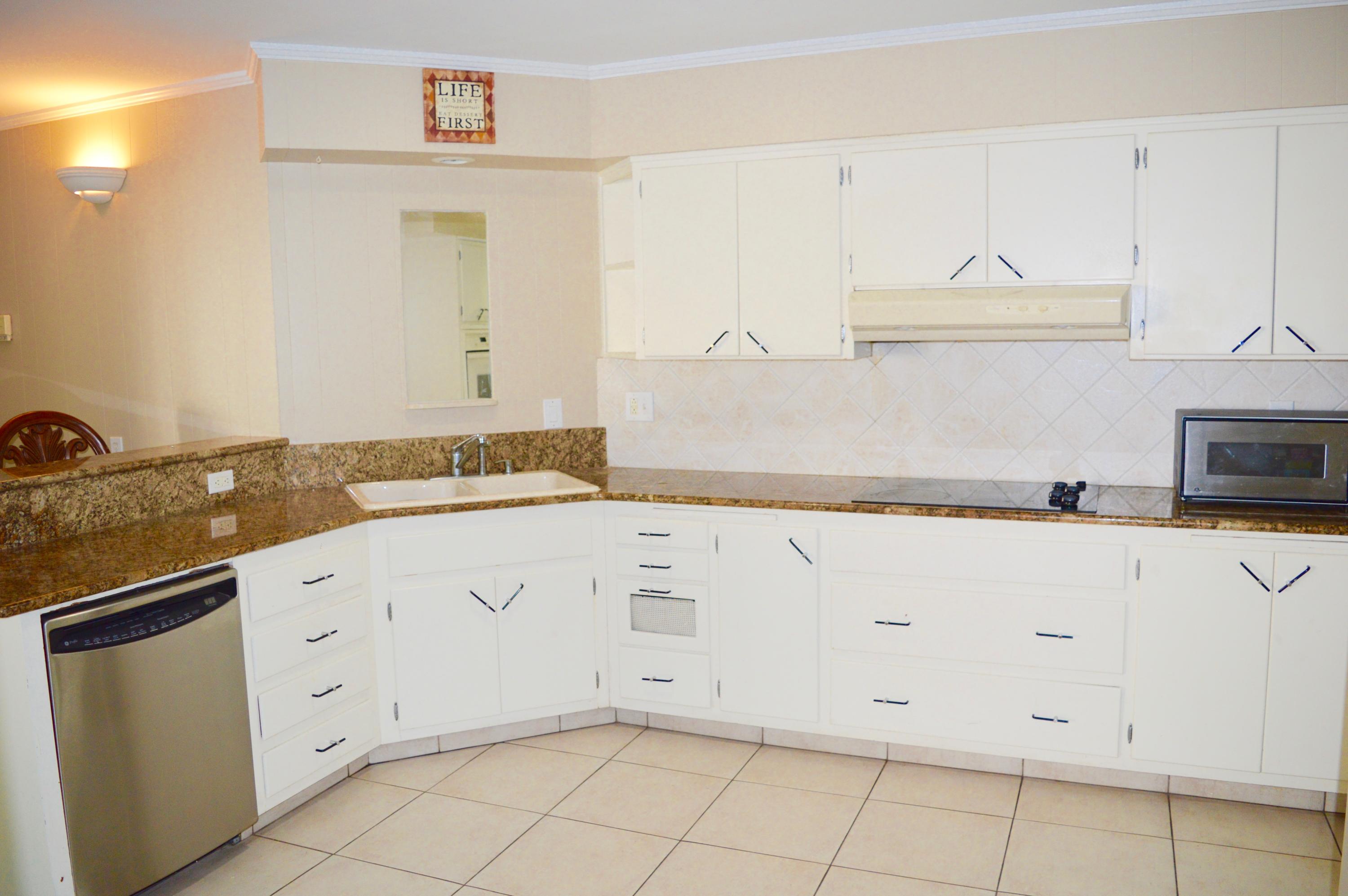 374 Northwest 12th Avenue Boca Raton, FL 33486 - Photo 13 of 37 kitchen