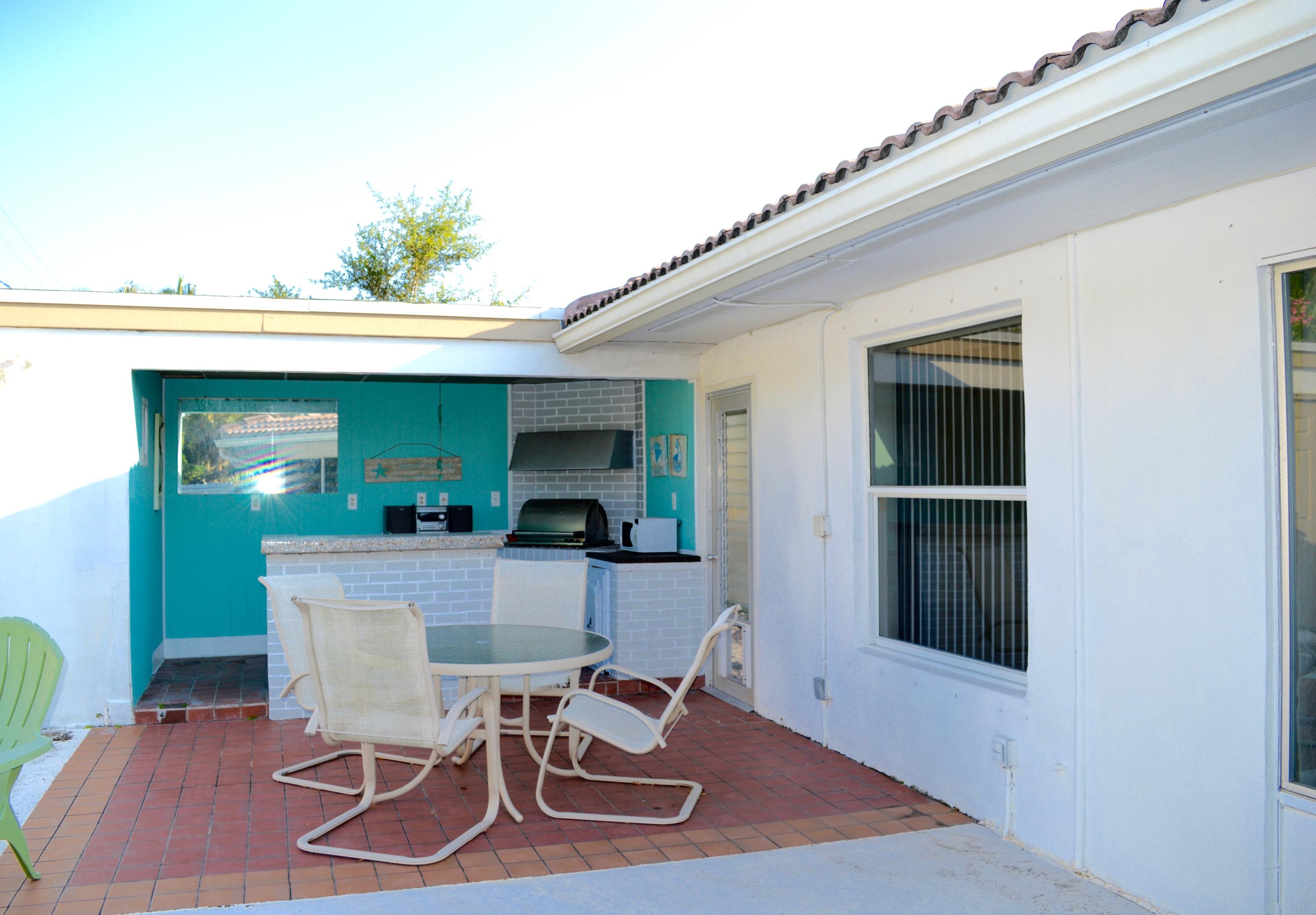 374 Northwest 12th Avenue Boca Raton, FL 33486 - Photo 29 of 37 built in BBQ area