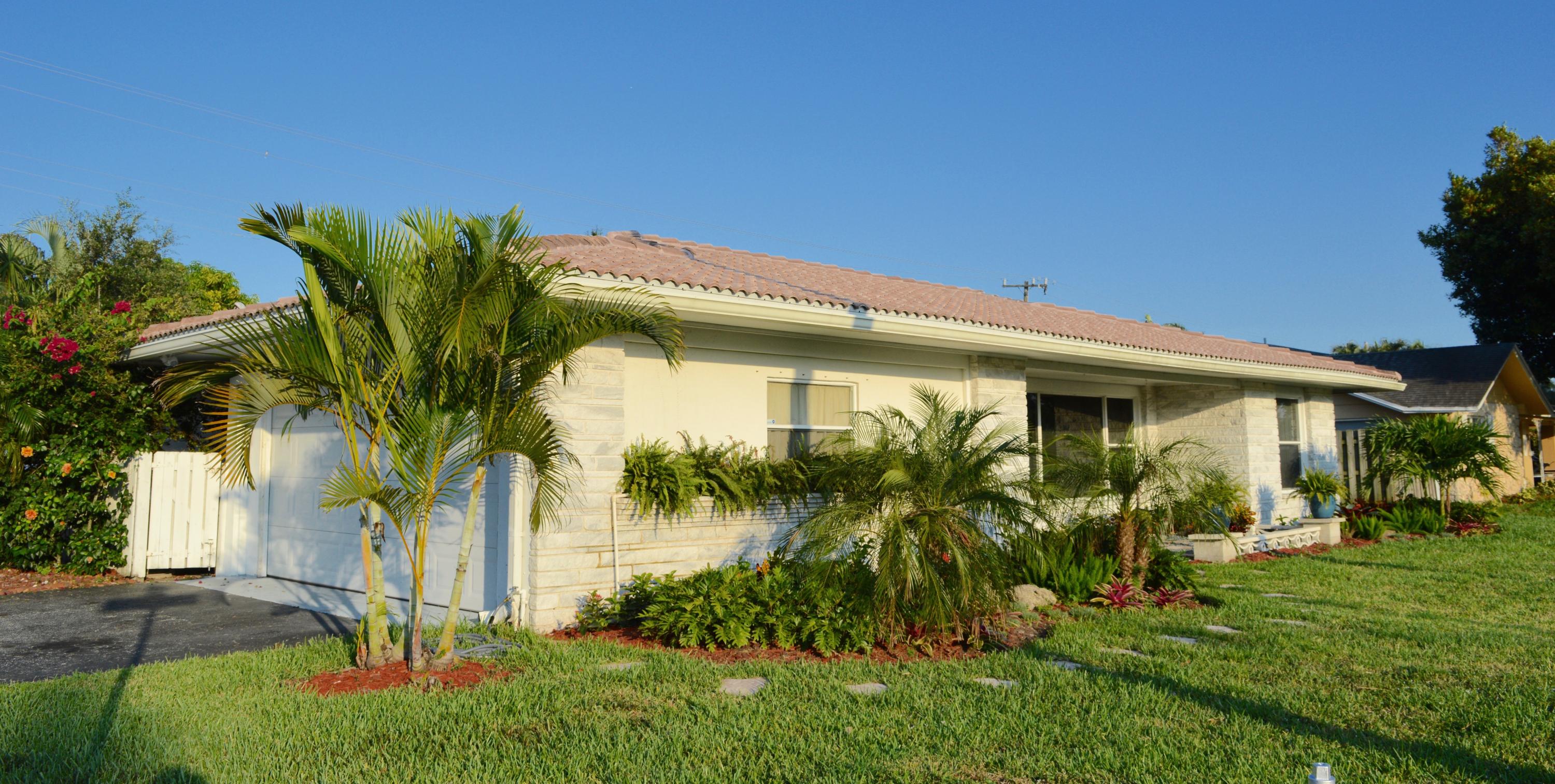374 Northwest 12th Avenue Boca Raton, FL 33486 - Photo 3 of 37 exterior side