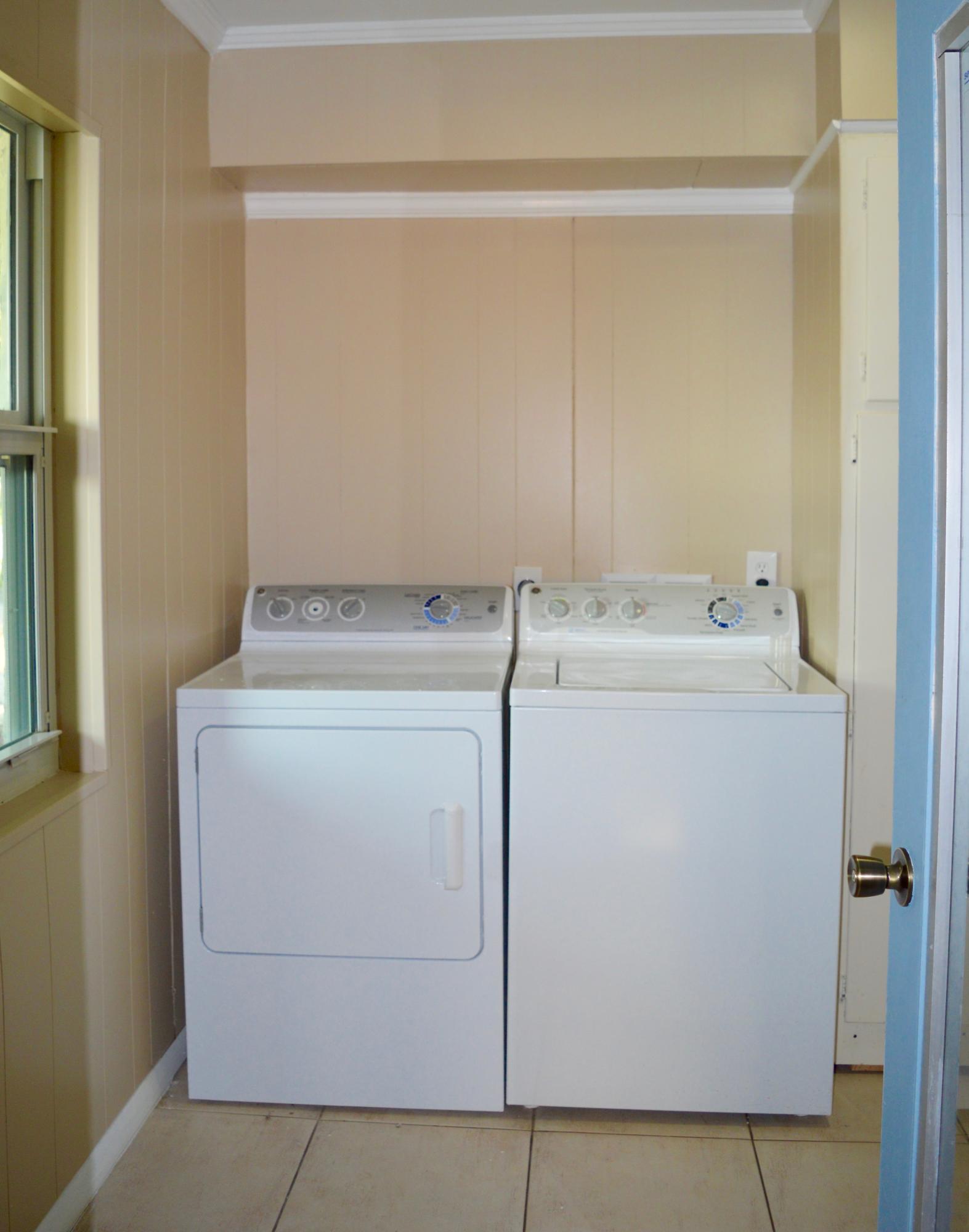 374 Northwest 12th Avenue Boca Raton, FL 33486 - Photo 34 of 37 Inside Laundry