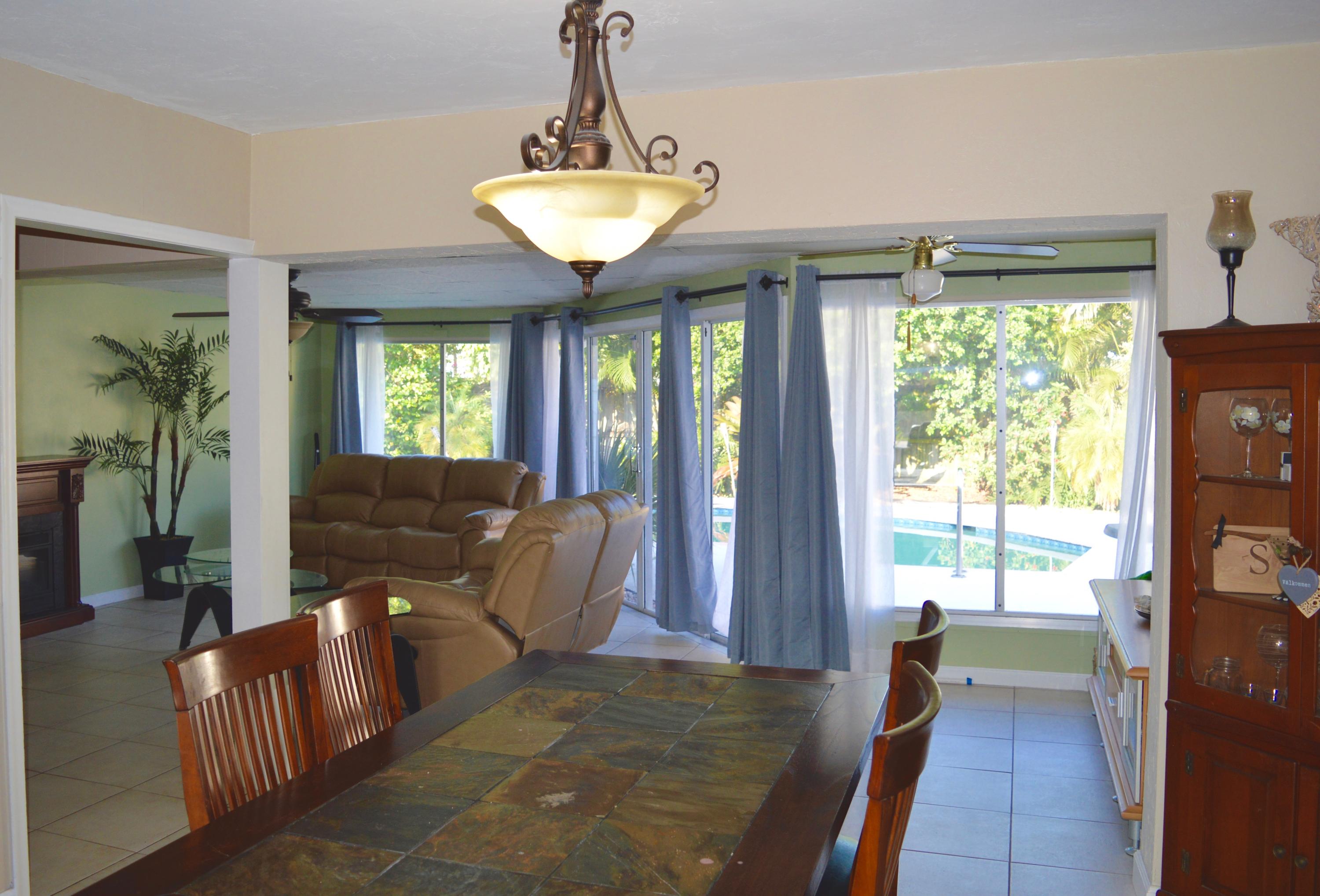 374 Northwest 12th Avenue Boca Raton, FL 33486 - Photo 10 of 37 dining room