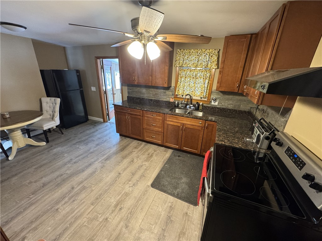 22 Overhill Road Warren, RI 02885 - Photo 2 of 17