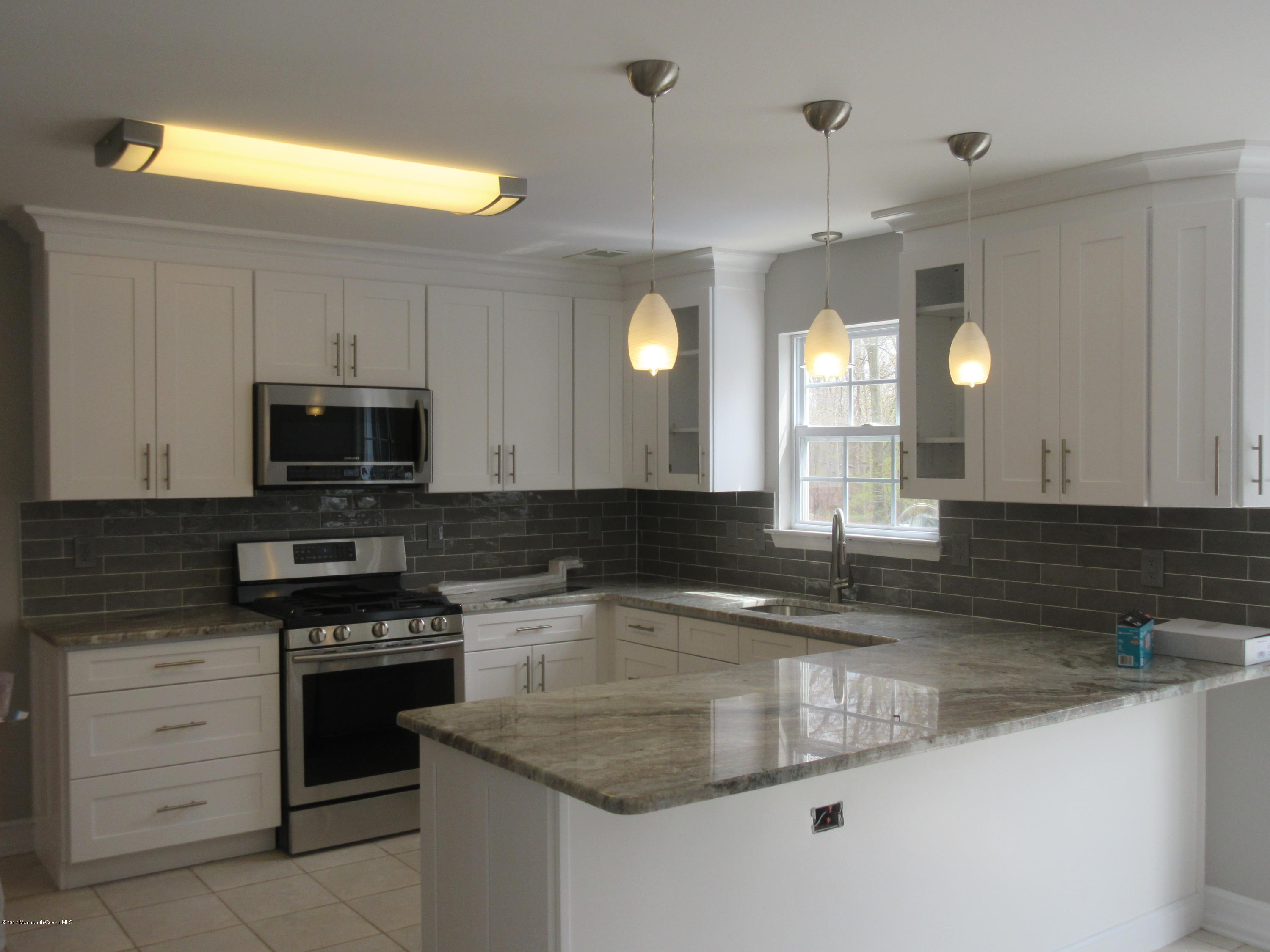 77 West Shenendoah Road Howell, NJ 07731 - Photo 3 of 35 IMG_1094