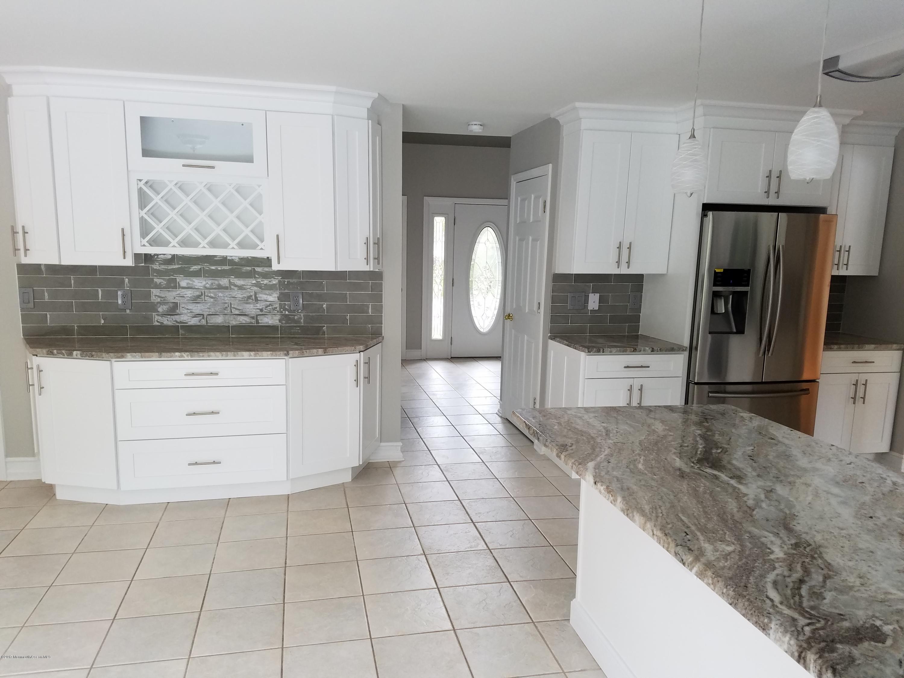 77 West Shenendoah Road Howell, NJ 07731 - Photo 5 of 35 20170523_152105