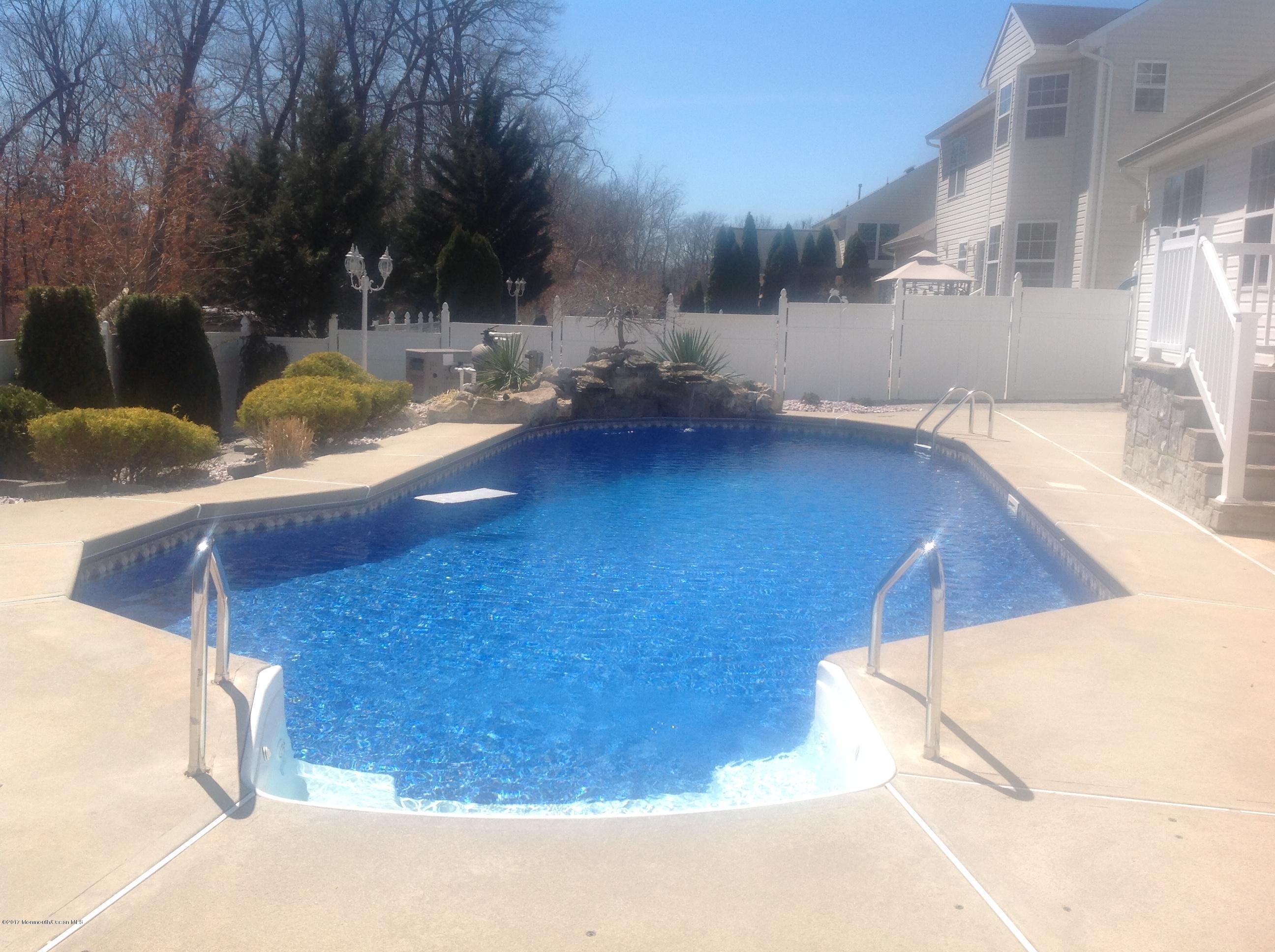 77 West Shenendoah Road Howell, NJ 07731 - Photo 9 of 35 image