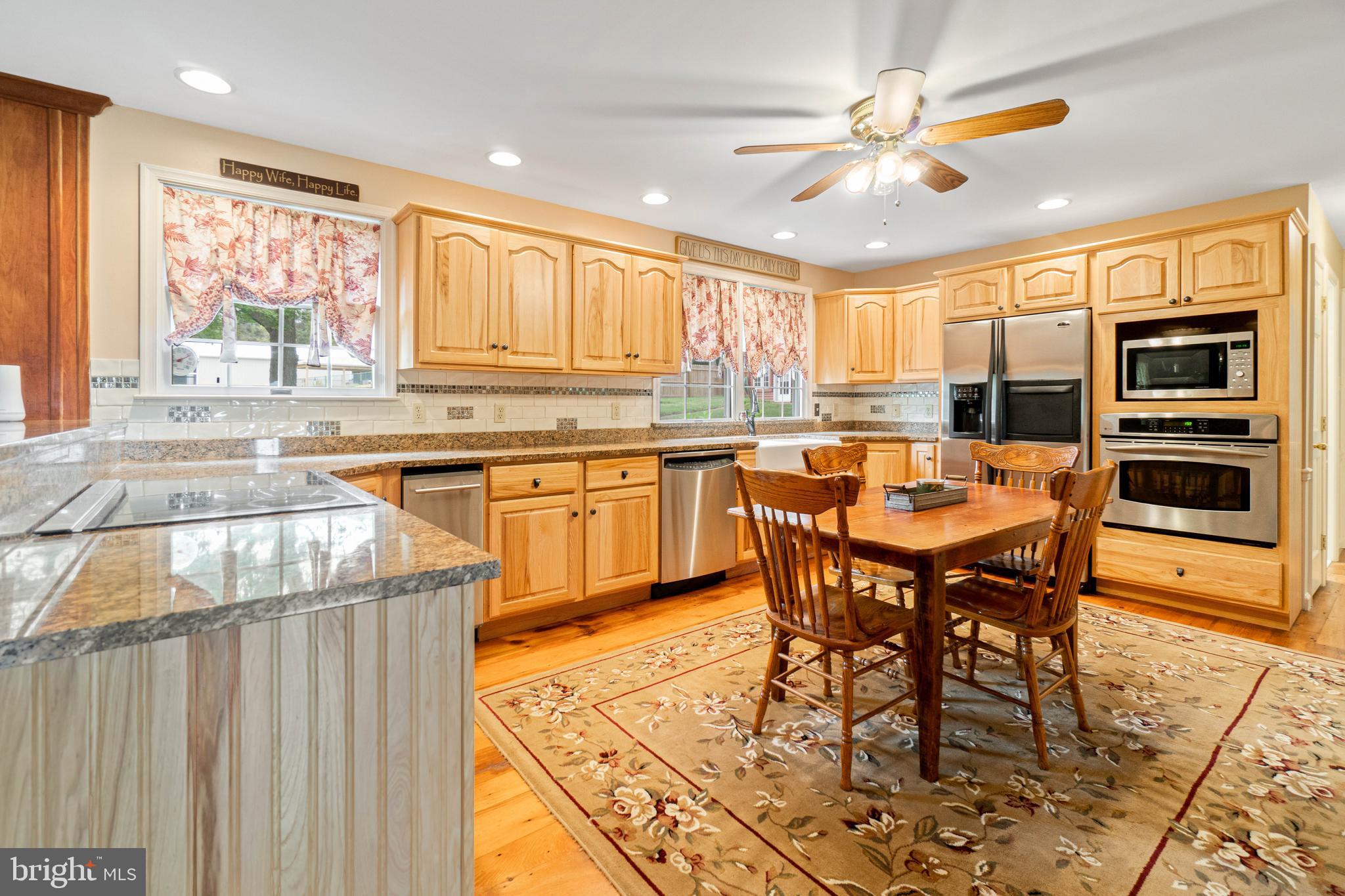 3911 Telegraph Road Elkton, MD 21921 - Photo 11 of 38 Breakfast bar facing open eat-in kitchen