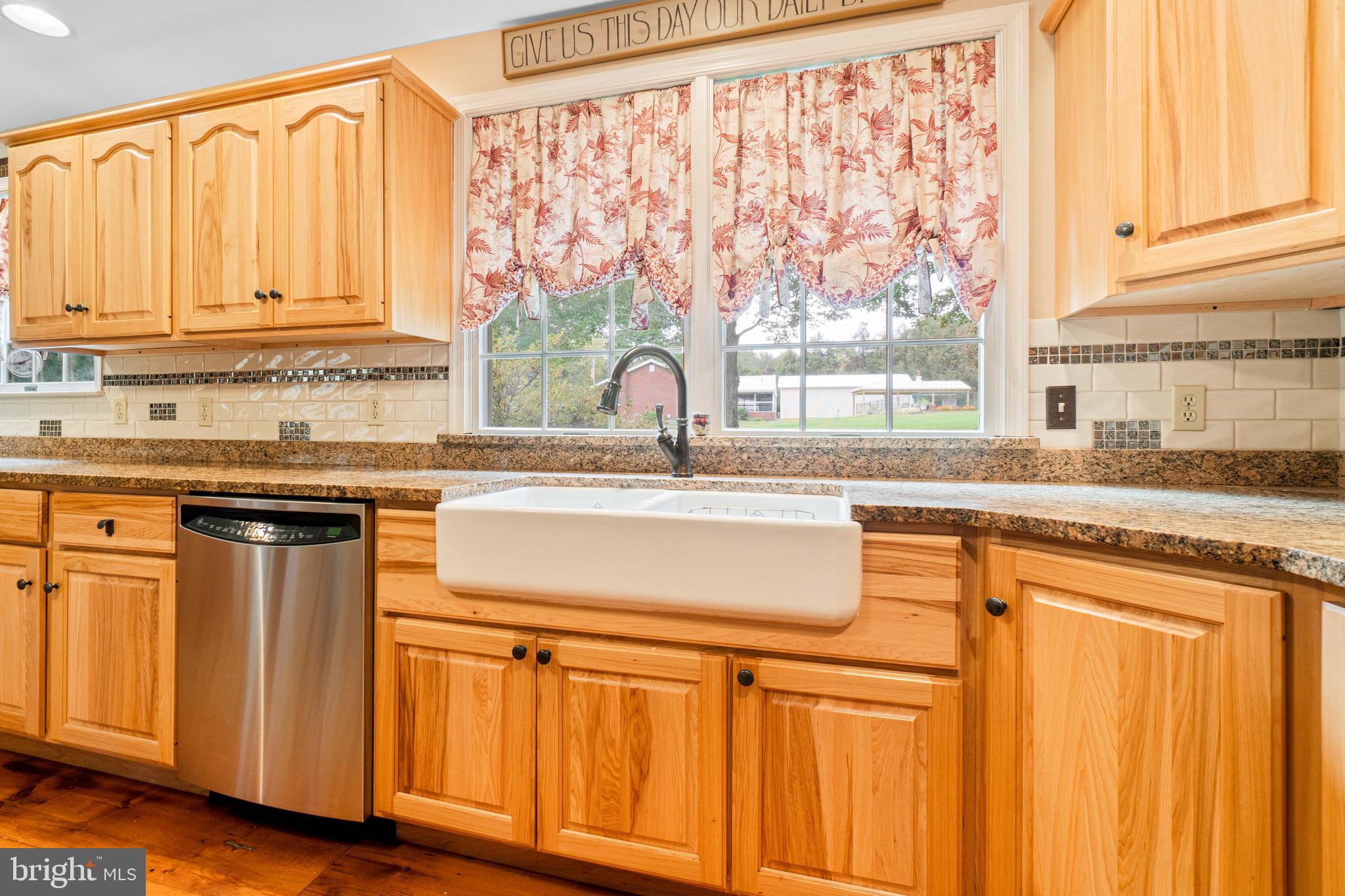 3911 Telegraph Road Elkton, MD 21921 - Photo 13 of 38 Custom, natural hickory cabinets