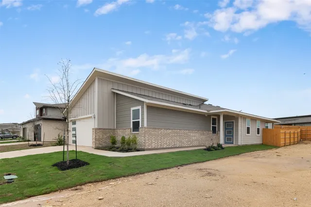 $1,895 | 220 Deserti Road, Leander, TX 78641