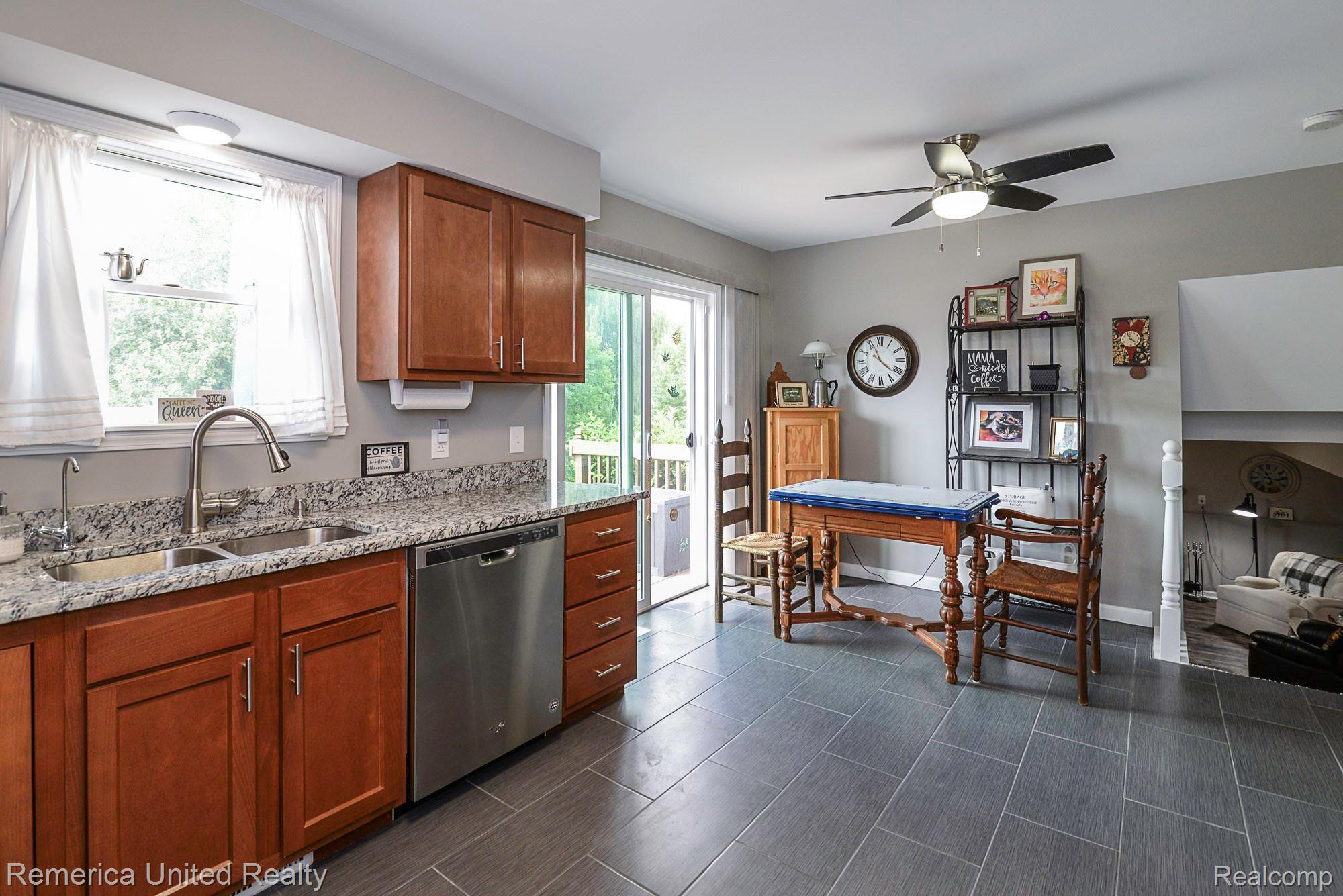 1285 West Cook Road Grand Blanc, MI 48439 - Photo 11 of 47 DSC_0819.jpg