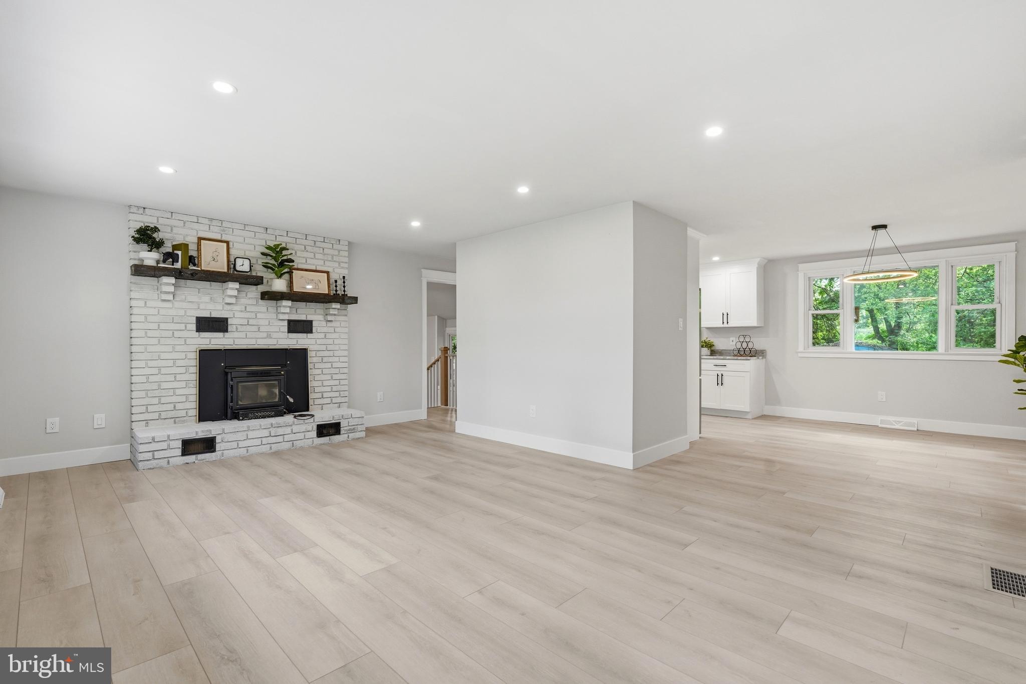 422 Privet Road Horsham, PA 19044 - Photo 4 of 27
