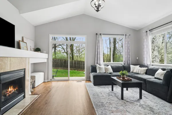 $395,000 | 1057 North Cornerstone Drive, Volo, IL 60020