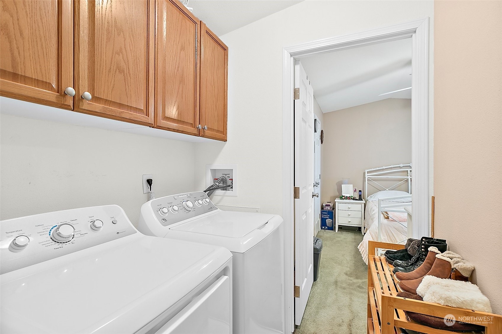 2101 South 324th Street, Unit 32 Federal Way, WA 98003 - Photo 19 of 30 a utility room with dryer and washer