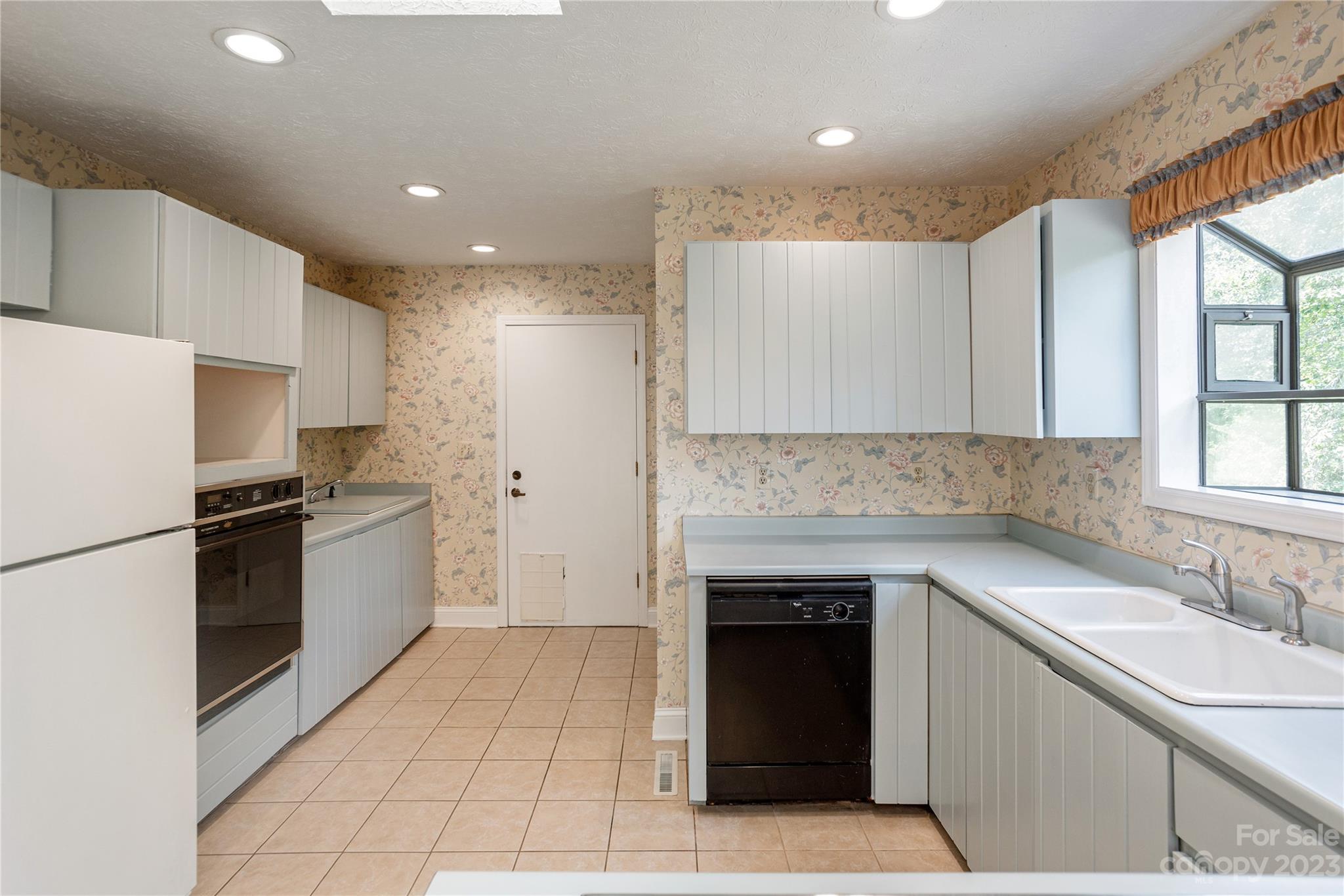 6140 Brevard Road Etowah, NC 28739 - Photo 13 of 29 Gallery Image 13