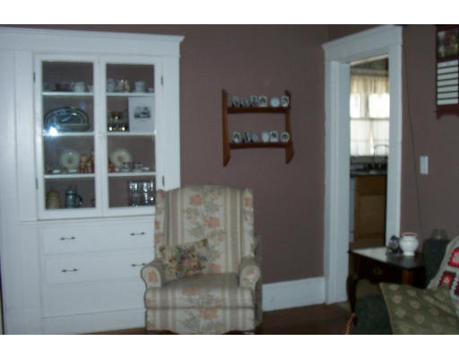 176 Phoenix Terrace Springfield, MA 01104 - Photo 3 of 7