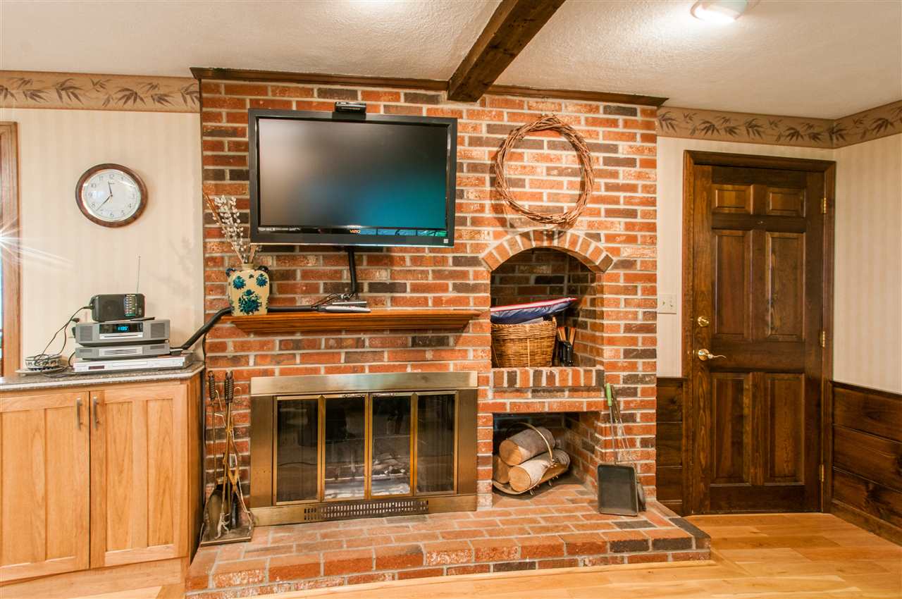 12 Amble Road Nashua, NH 03062 - Photo 3 of 21