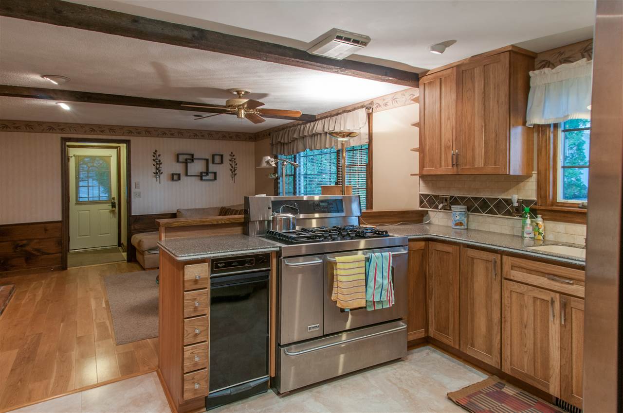 12 Amble Road Nashua, NH 03062 - Photo 4 of 21