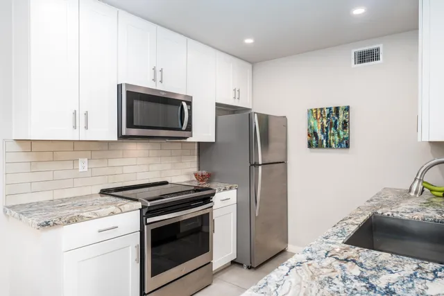 $2,800 | 1111 East Ramon Road, Unit 34, Palm Springs, CA 92264