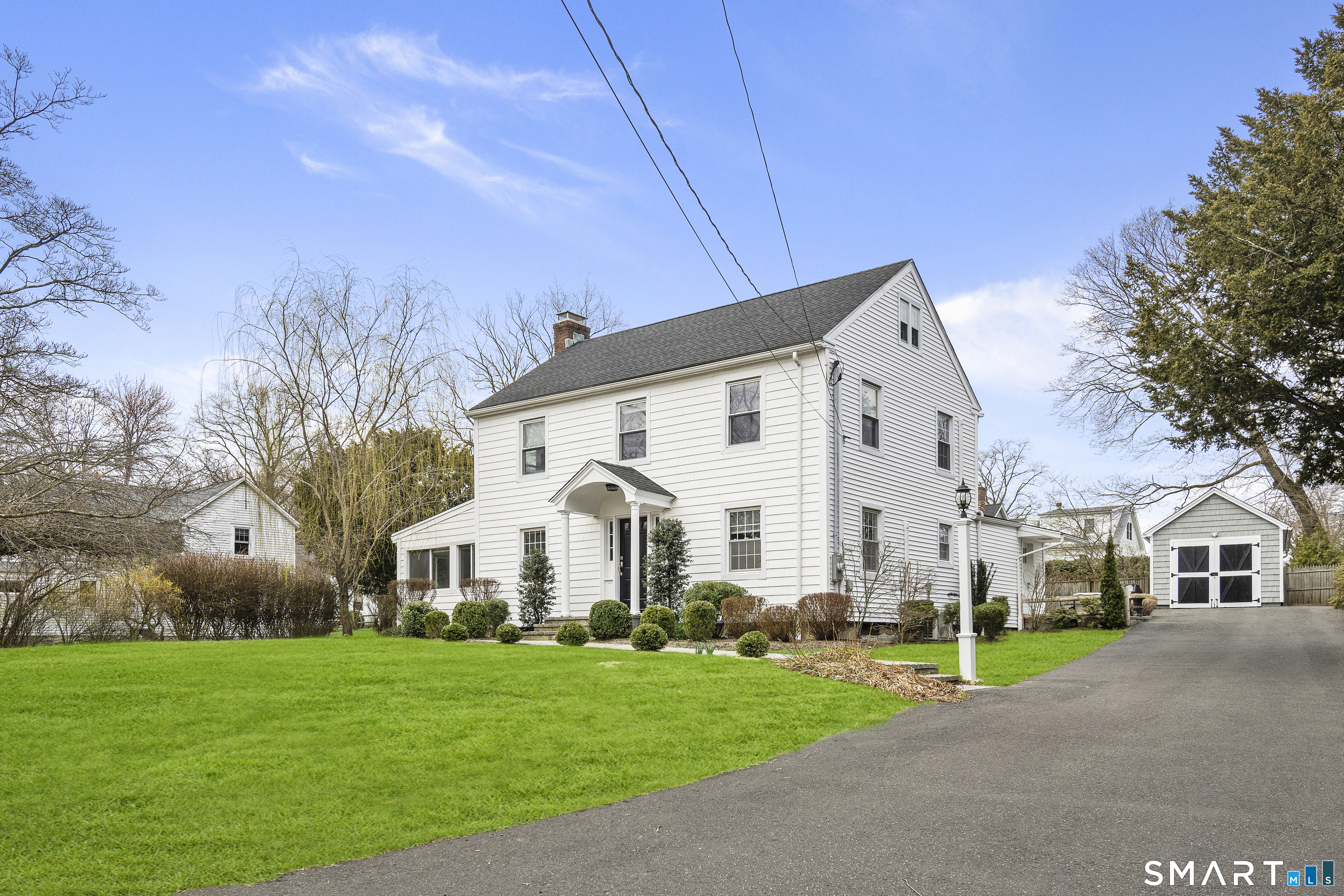 146 Oxford Road Fairfield, CT 06890 - Photo 2 of 19