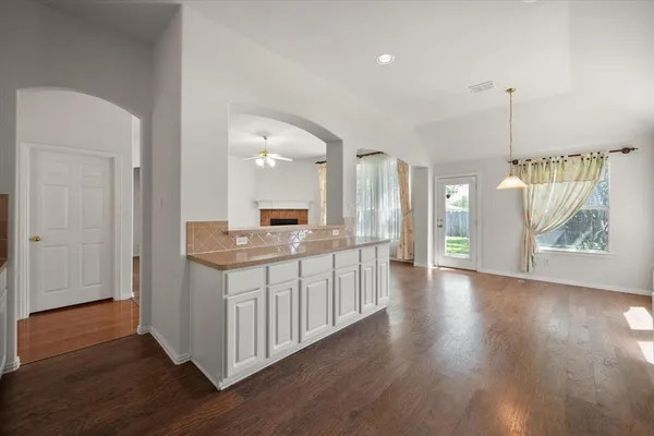 $2,600 | 6705 Terrace Glen Drive, Arlington, TX 76002