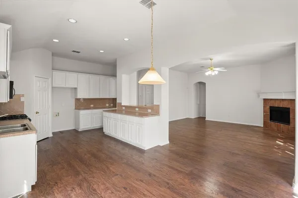 $2,600 | 6705 Terrace Glen Drive, Arlington, TX 76002