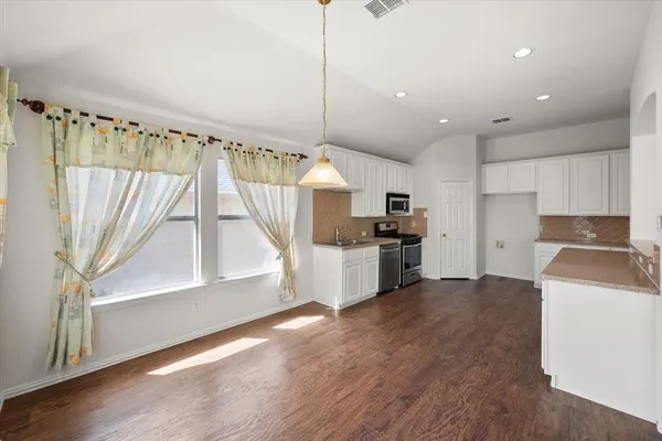 $2,600 | 6705 Terrace Glen Drive, Arlington, TX 76002