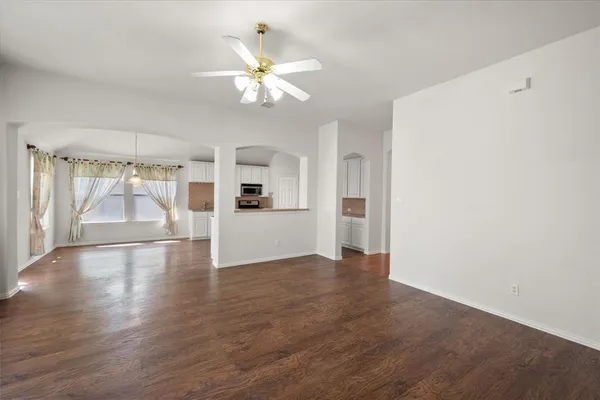 $2,600 | 6705 Terrace Glen Drive, Arlington, TX 76002