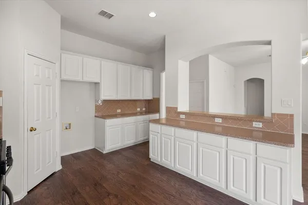 $2,600 | 6705 Terrace Glen Drive, Arlington, TX 76002