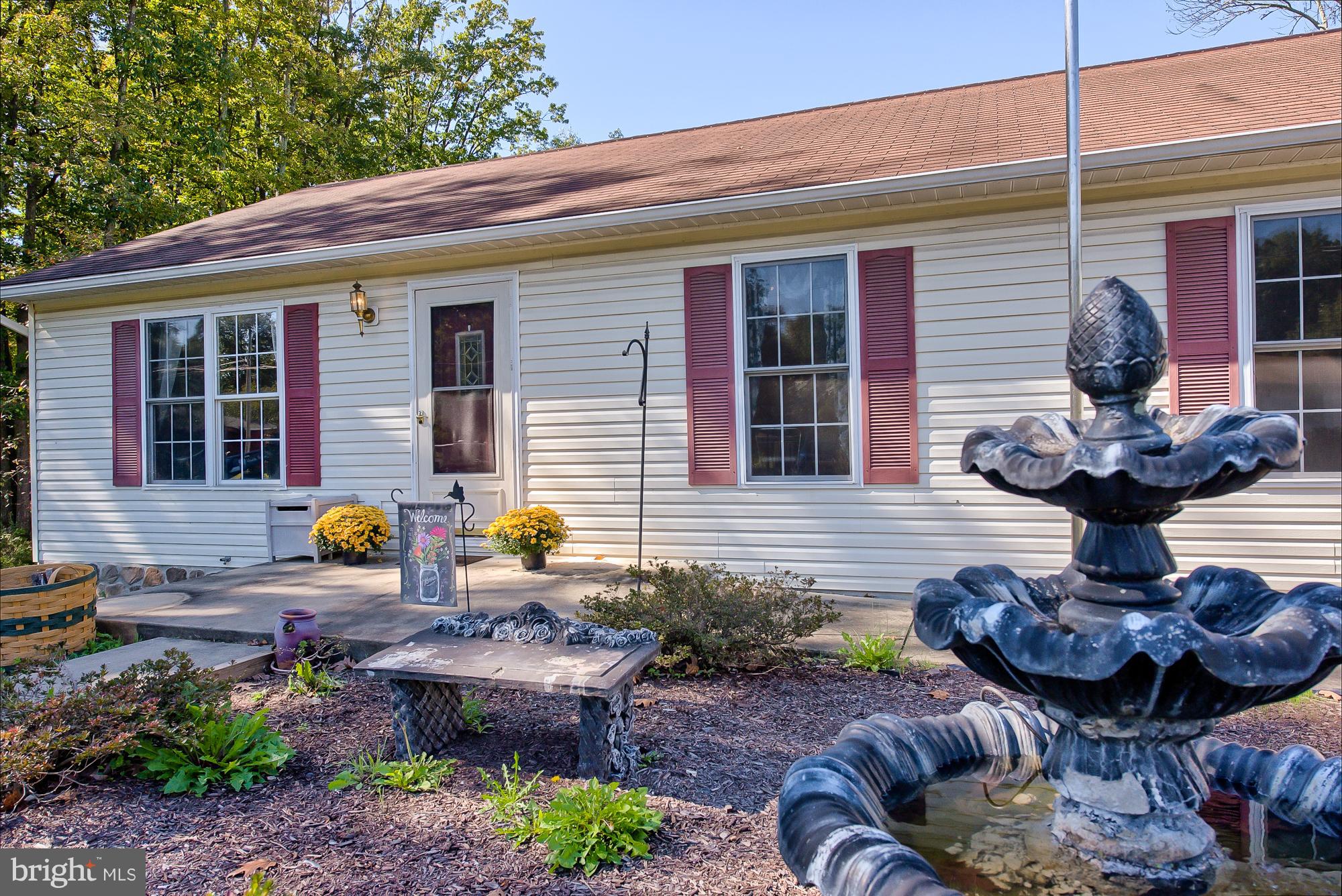 7128 Linganore Road Frederick, MD 21701 - Photo 3 of 30 Flower beds & room for gardening