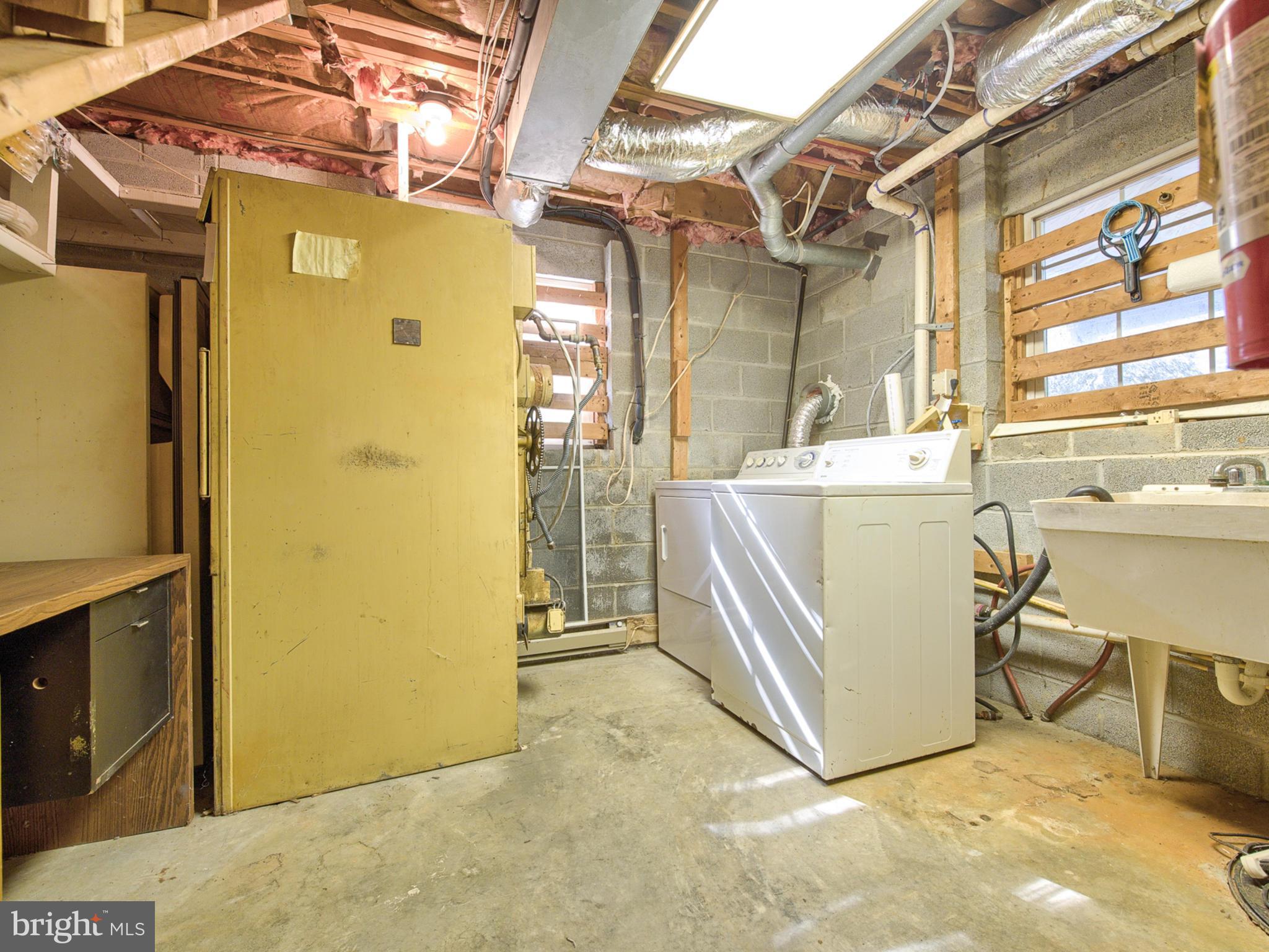 7128 Linganore Road Frederick, MD 21701 - Photo 22 of 30 Separate Laundry Room w/Sink