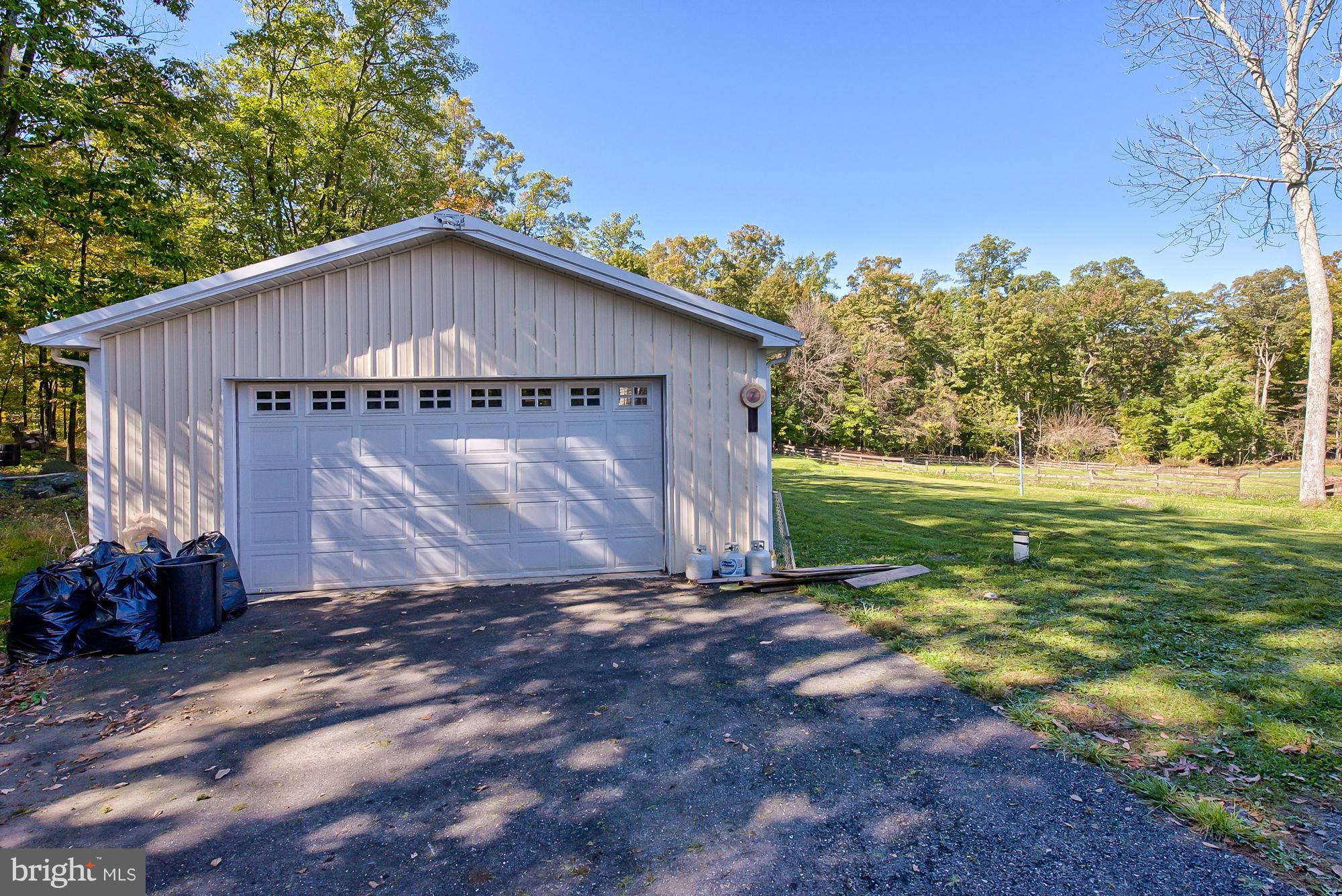 7128 Linganore Road Frederick, MD 21701 - Photo 27 of 30 3-car Garage!!!