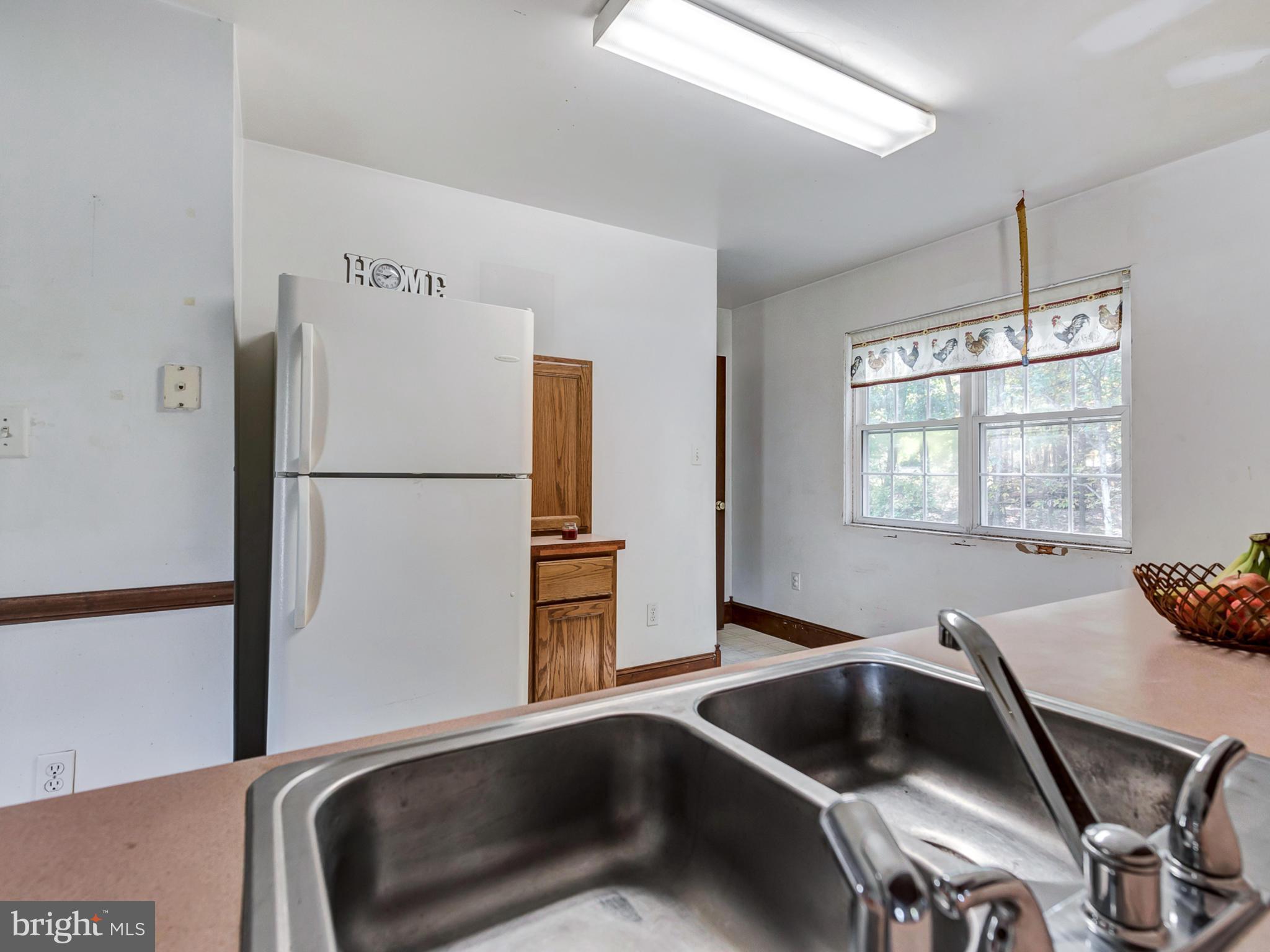 7128 Linganore Road Frederick, MD 21701 - Photo 10 of 30 Lots of room to cook!
