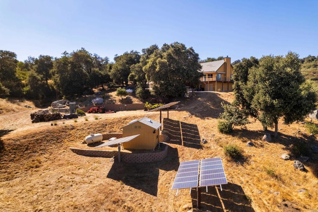 25770 East Grade Road Santa Ysabel, CA 92070 - Photo 67 of 75 a view of a roof deck with wooden fence