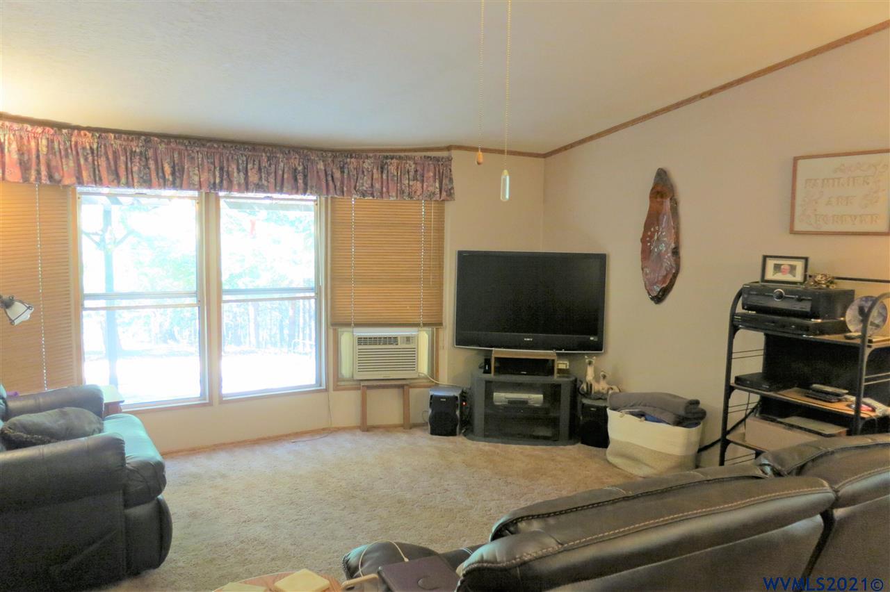2610 Reuben Boise Road Dallas, OR 97338 - Photo 3 of 37