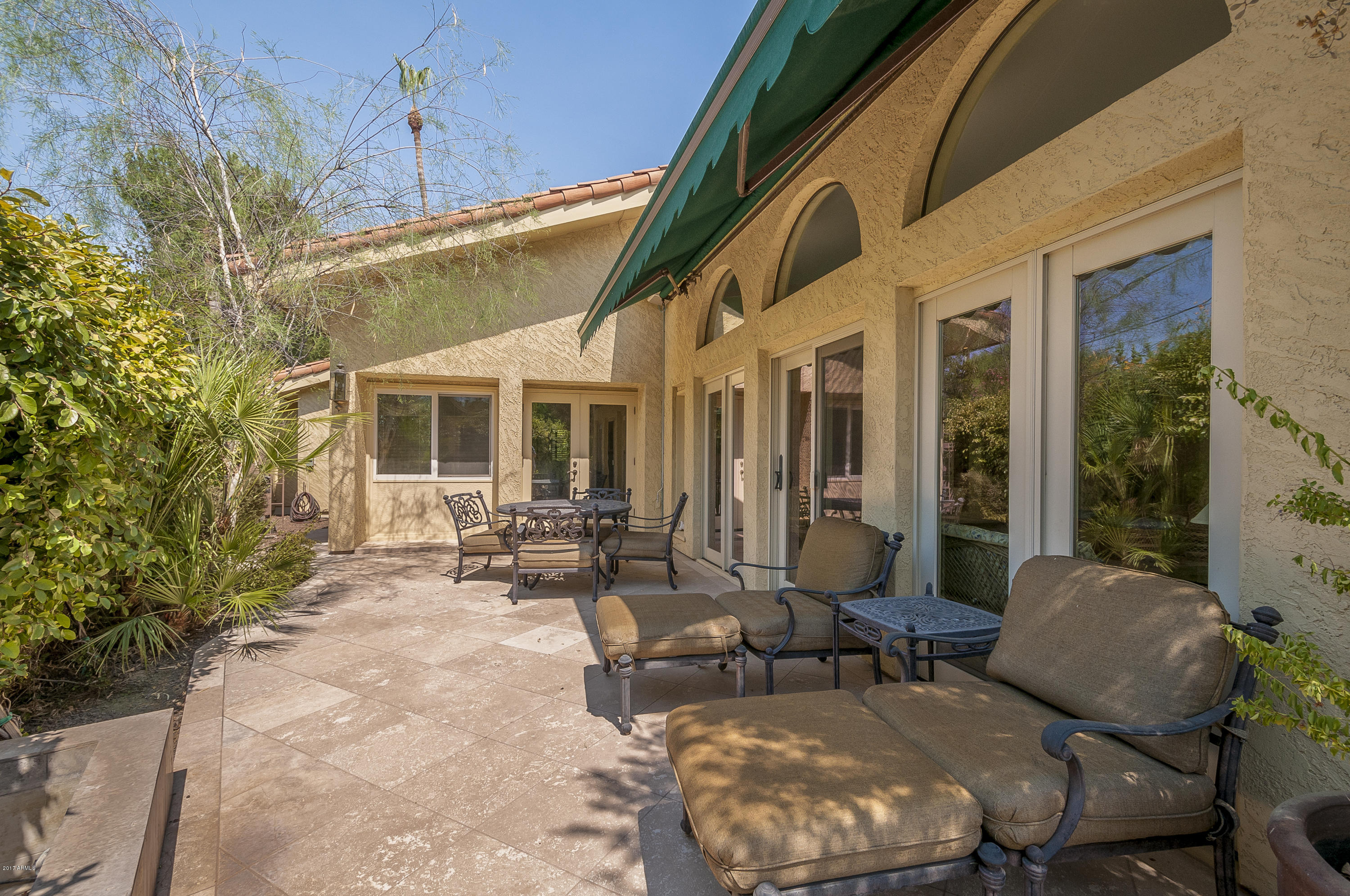 6801 North 1st Place Phoenix, AZ 85012 - Photo 26 of 32 Garden Patio (2)