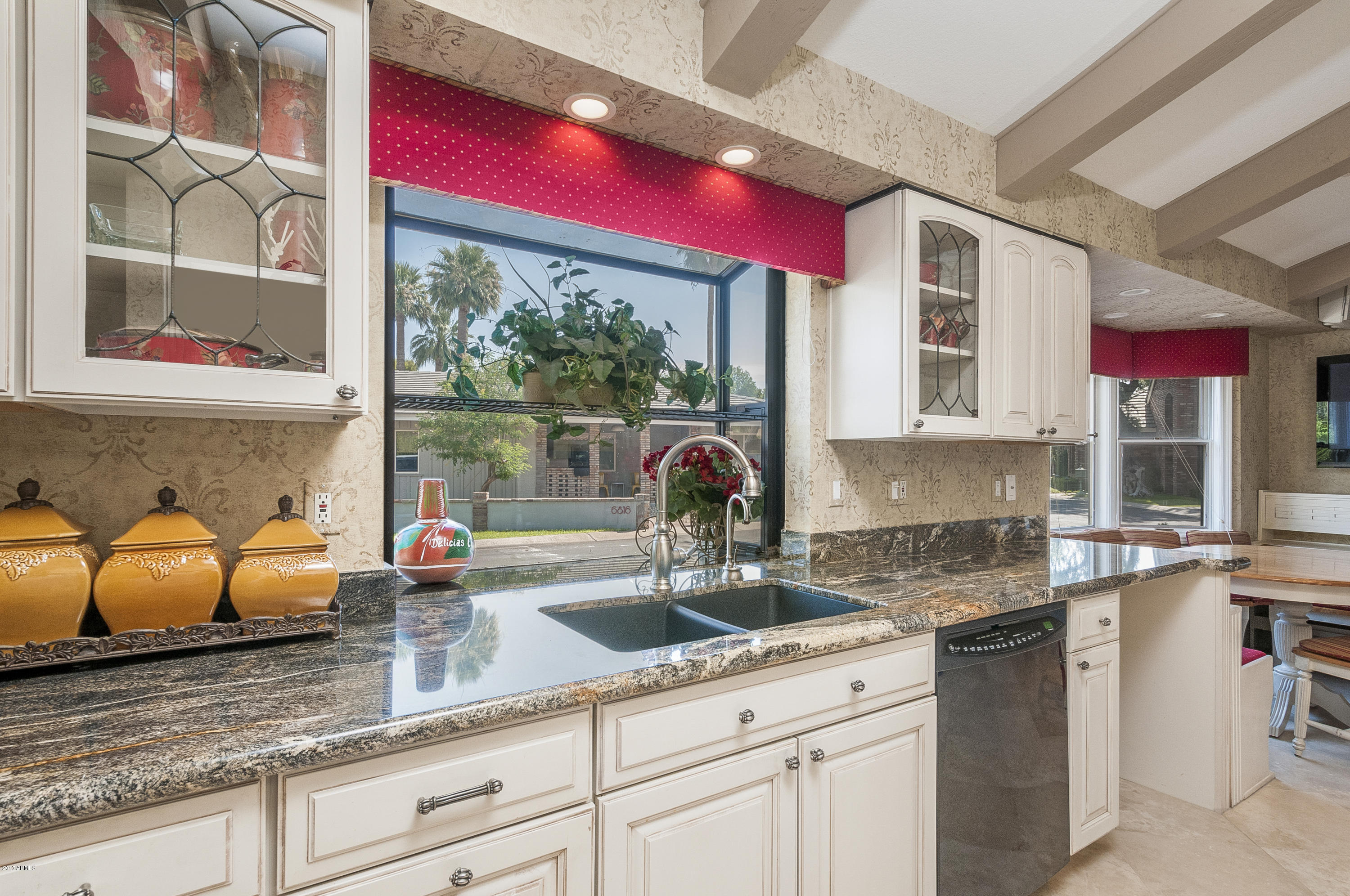 6801 North 1st Place Phoenix, AZ 85012 - Photo 10 of 32 Chefs Views from Sink