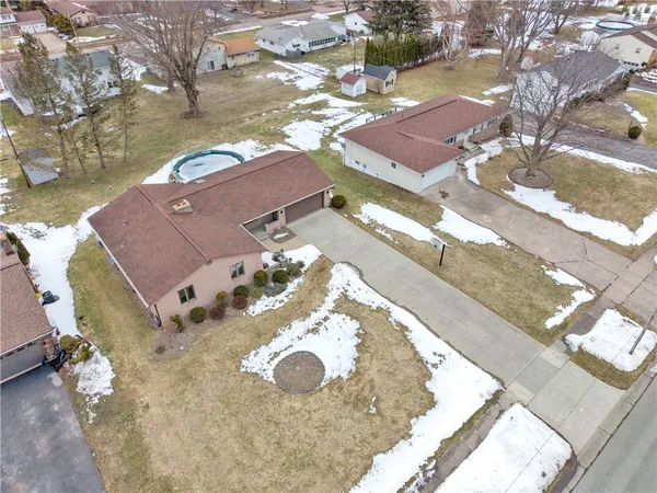 $349,900 | 122 Pine Valley Drive, Greece, NY 14626