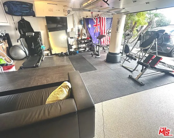 $15,000 | 1341 Charmel Place, Pacific Palisades, CA 90272