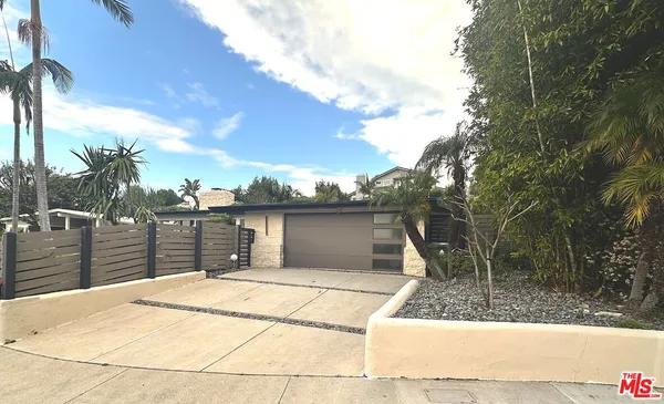 $15,000 | 1341 Charmel Place, Pacific Palisades, CA 90272