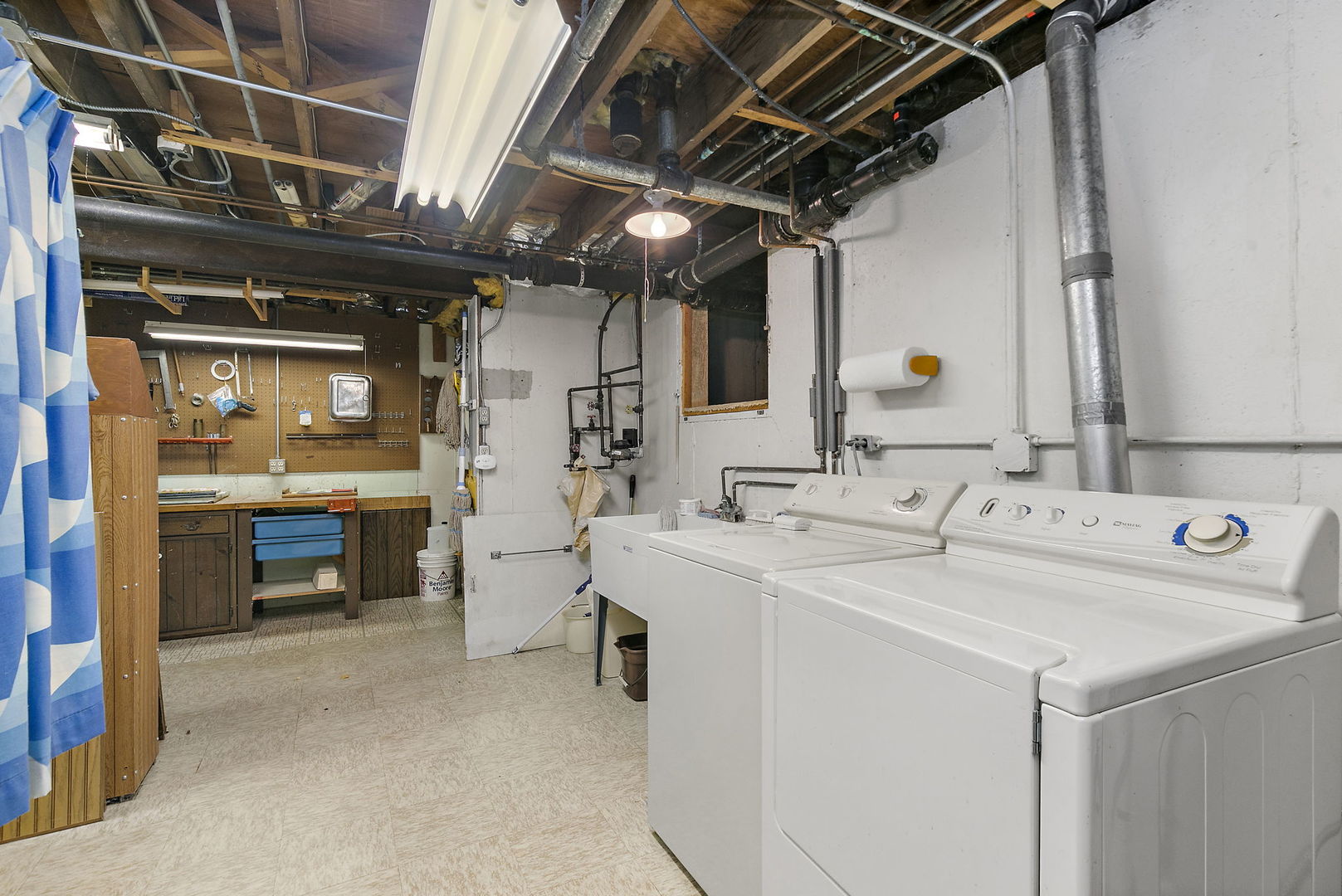 617 Sharon Drive Crystal Lake, IL 60014 - Photo 21 of 26 a utility room with dryer and washer